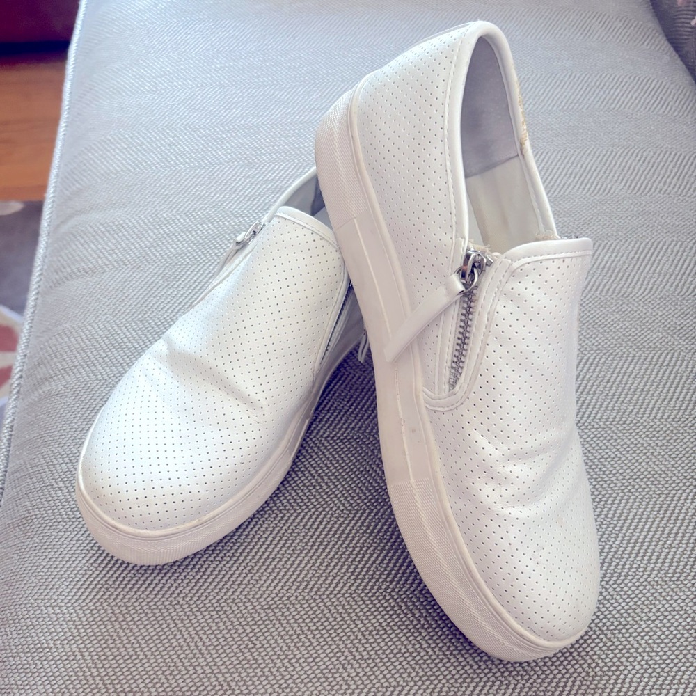 Steve Madden White Perforated Slip-On Sneakers with zipper detail 9.5